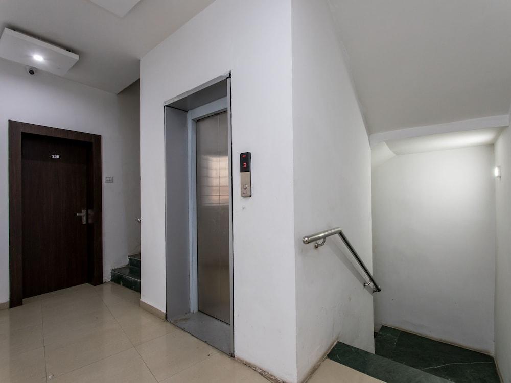 OYO 9969 Hotel Kshipra Dham - Interior Entrance