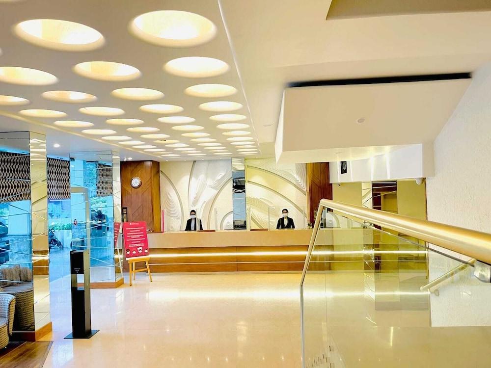 Hotel Centre Point - Lobby