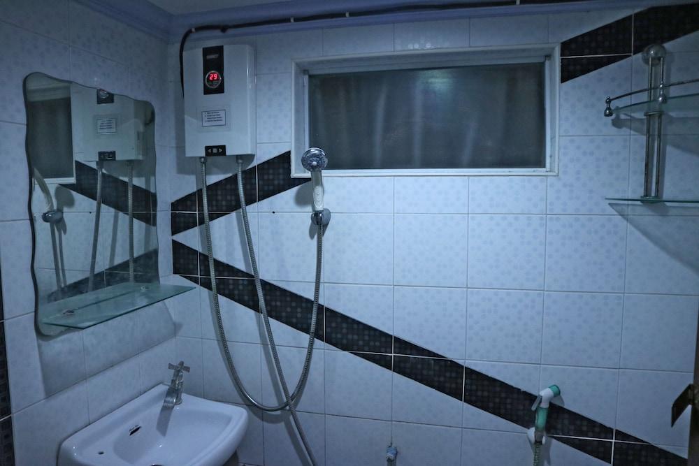 RM Pension - Bathroom