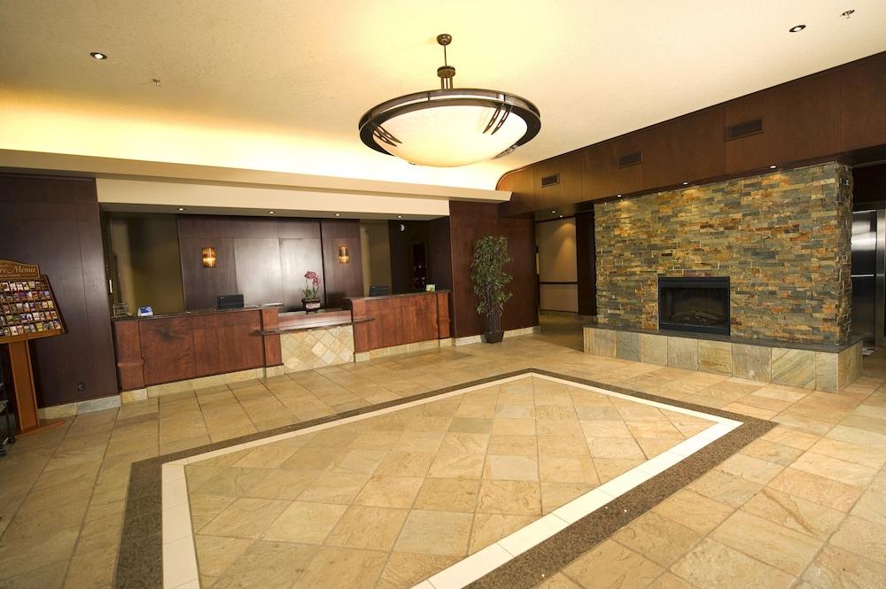 Holiday Inn Hotel & Suites West Edmonton, an IHG Hotel - Exterior