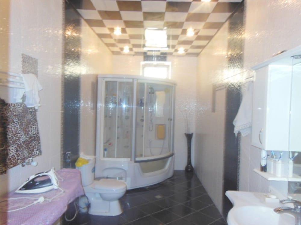 Great Triplex Villa - Bathroom