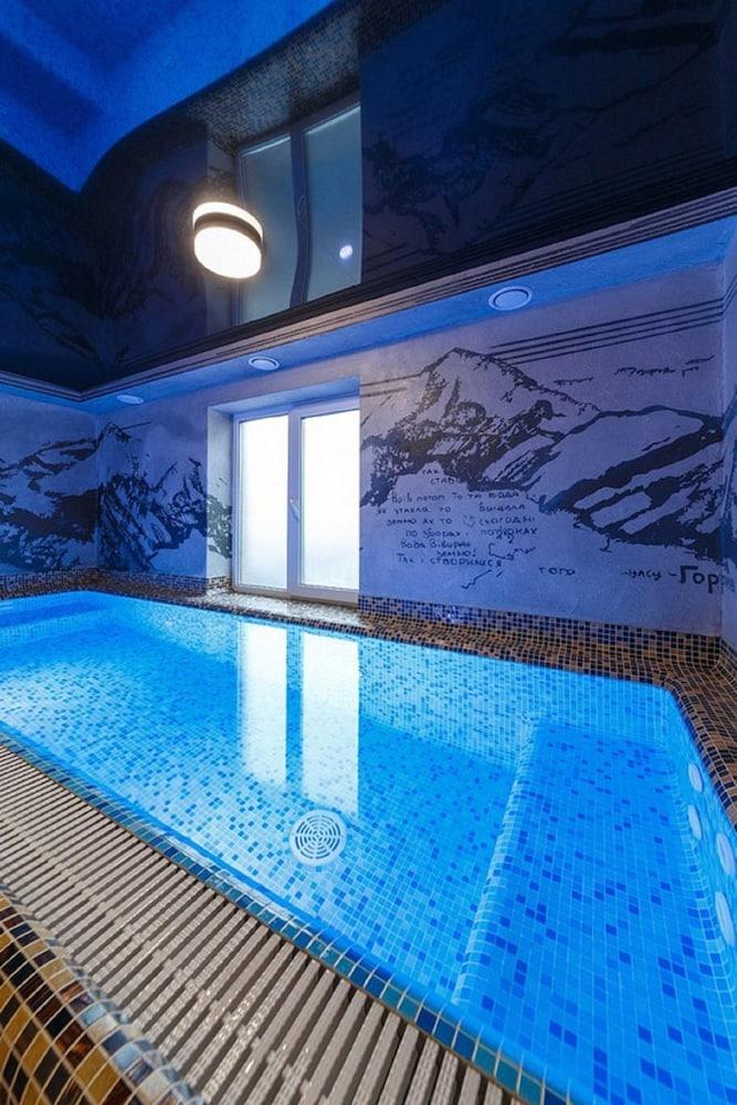 Karpatski Hotel & Restaurant - Indoor Pool