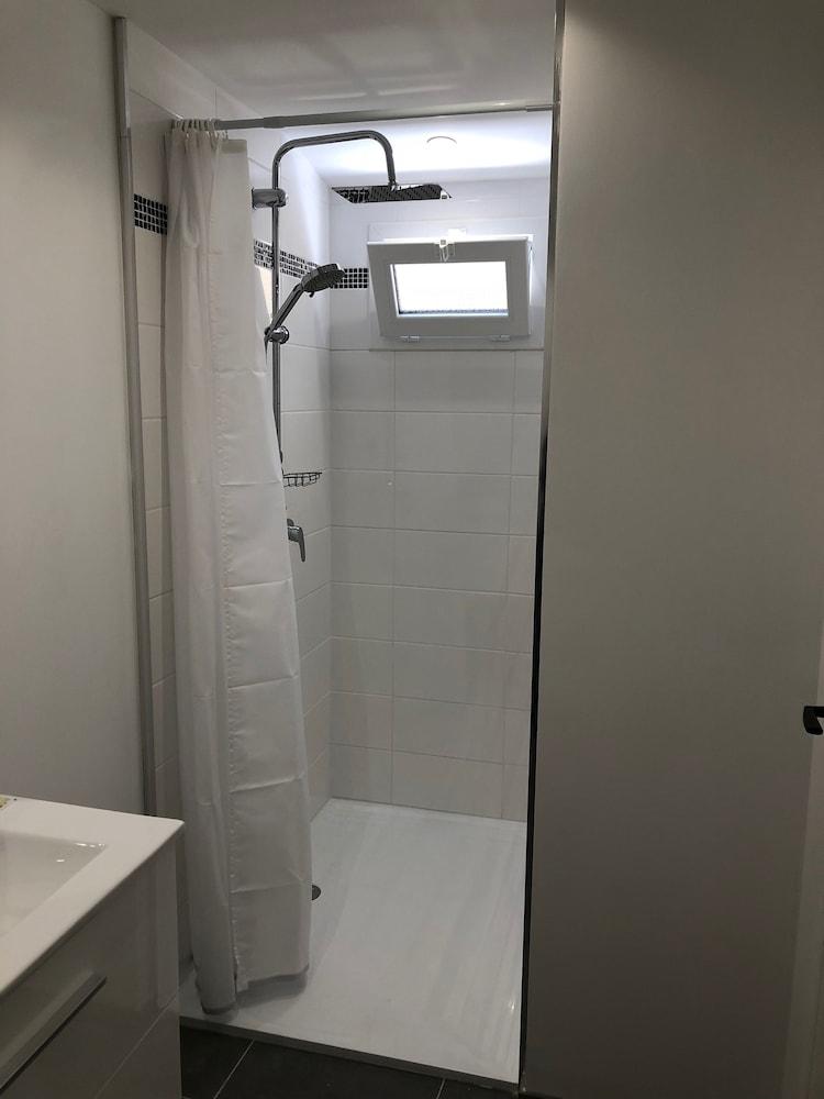 Hôtel du Polo - Bathroom Shower