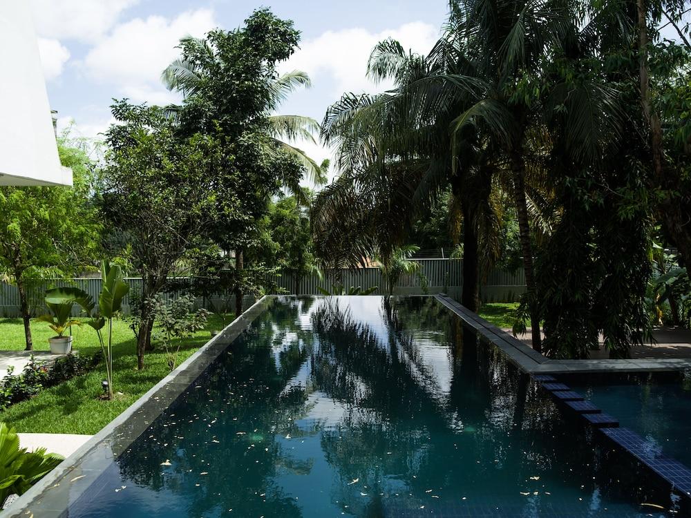 Lepic Villa Hotel - Pool