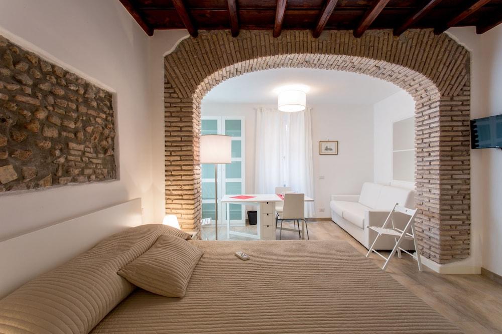 Domenichino Luxury Home - Featured Image