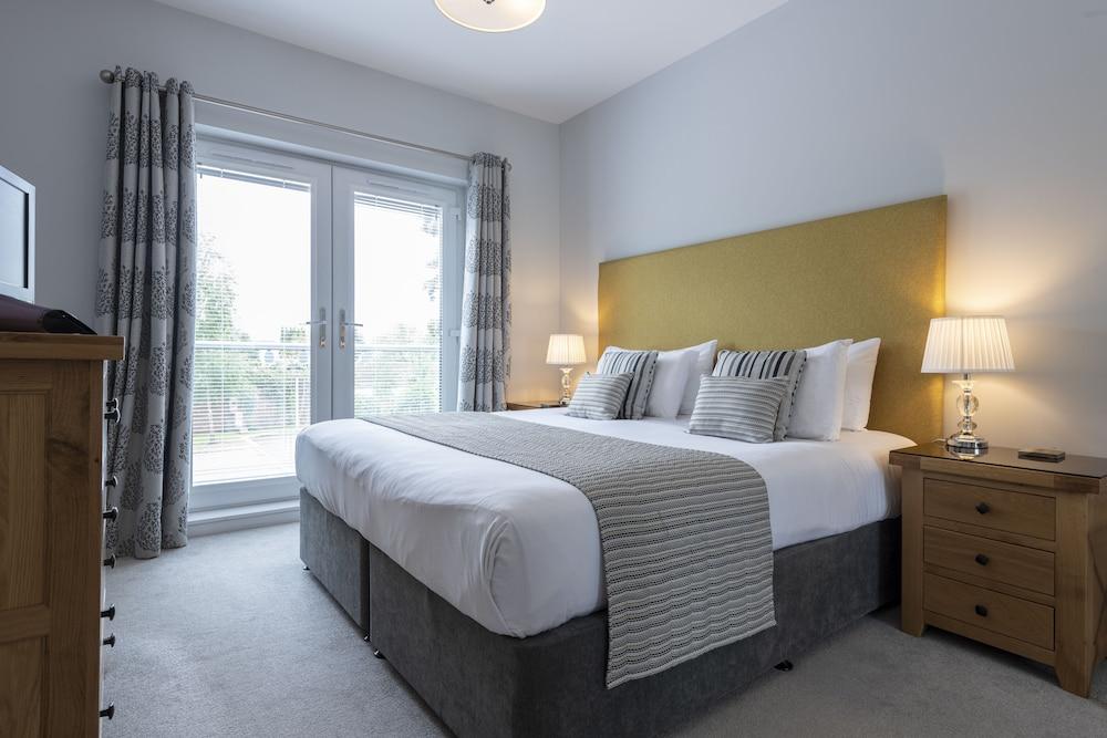 Inverness City Suites - Room