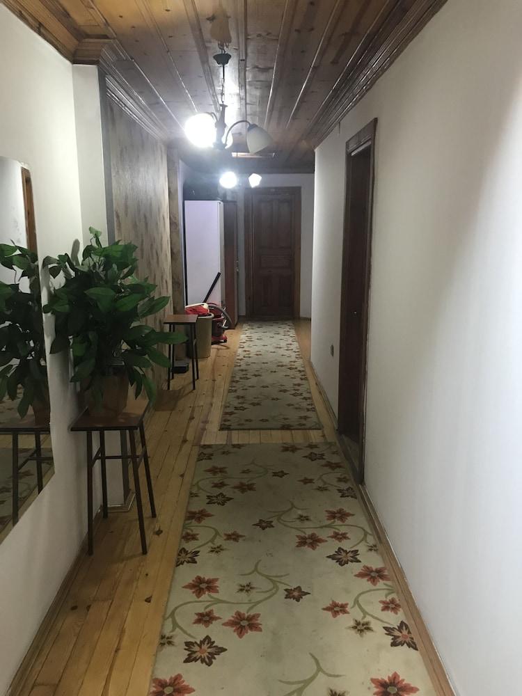 Karya Apart - Hallway