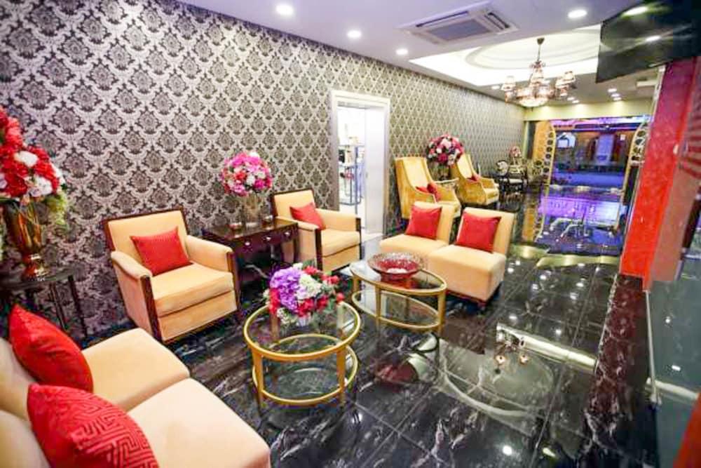 Al Khatiri Hotel - Lobby Sitting Area