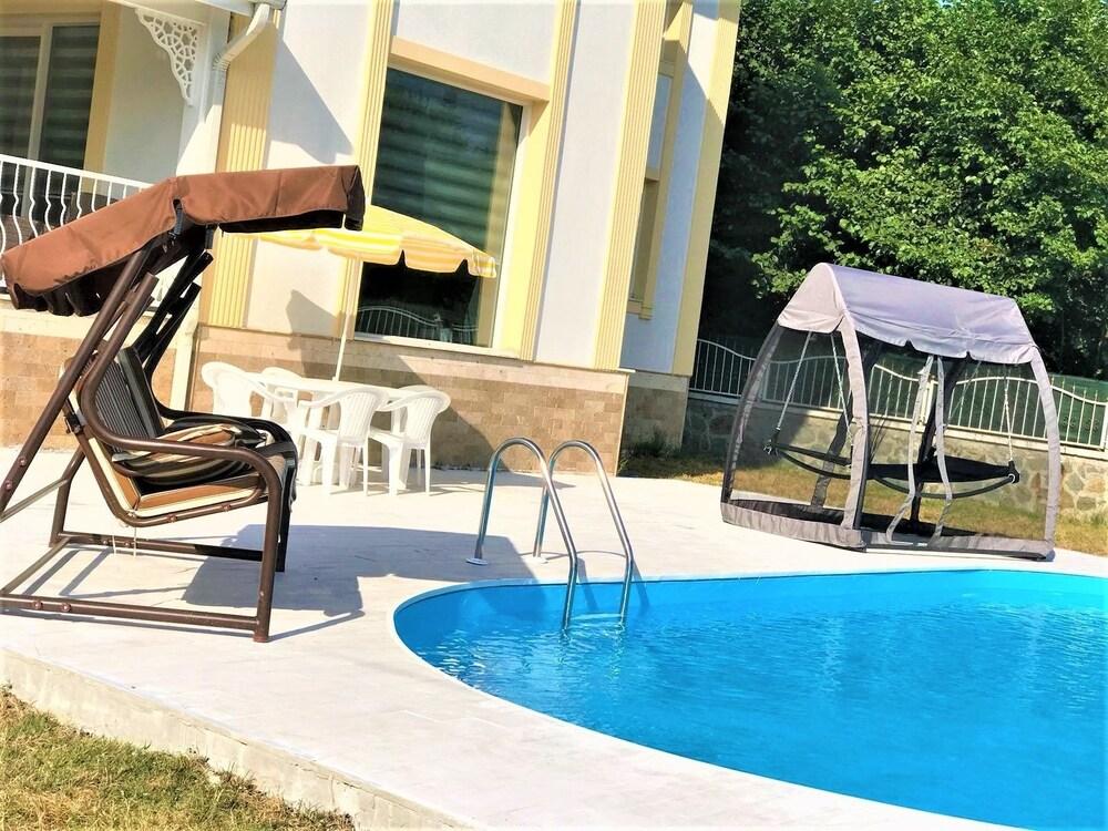 King Villa - Outdoor Pool