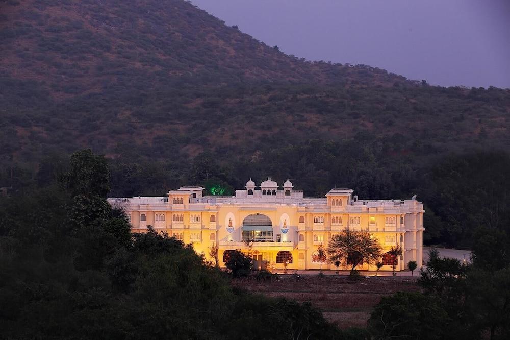 Shouryagarh Resort & Spa - Featured Image