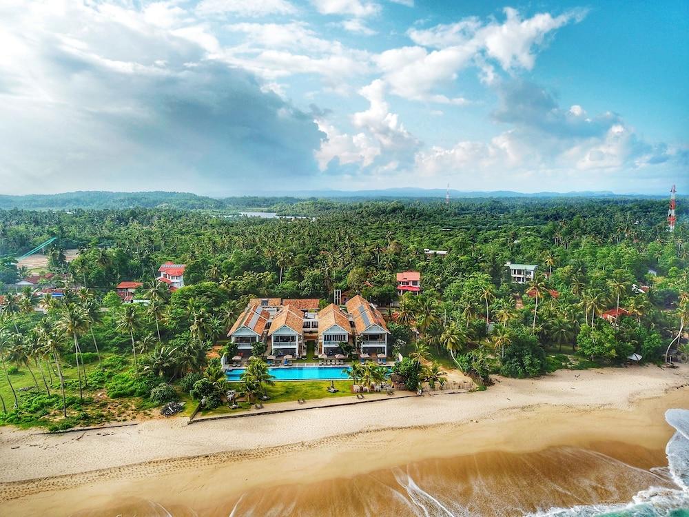 Sri Sharavi Beach Villas & Spa - Featured Image