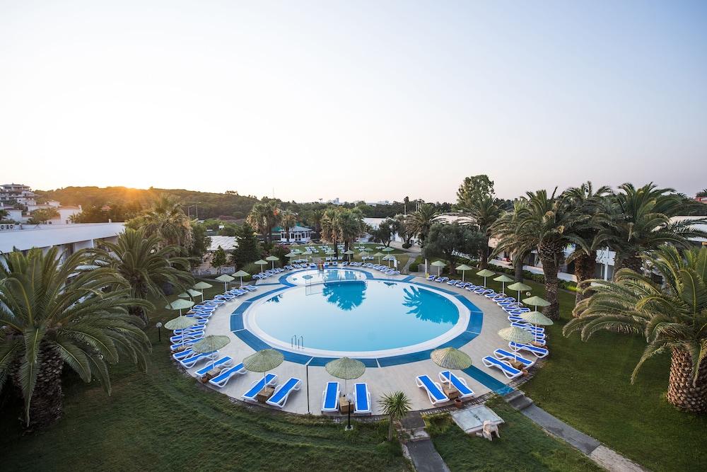 Altin Yunus Hotel & Spa - Outdoor Pool