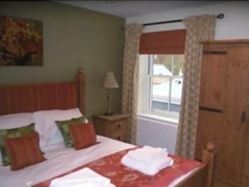 The Barrington Arms Hotel - Guestroom