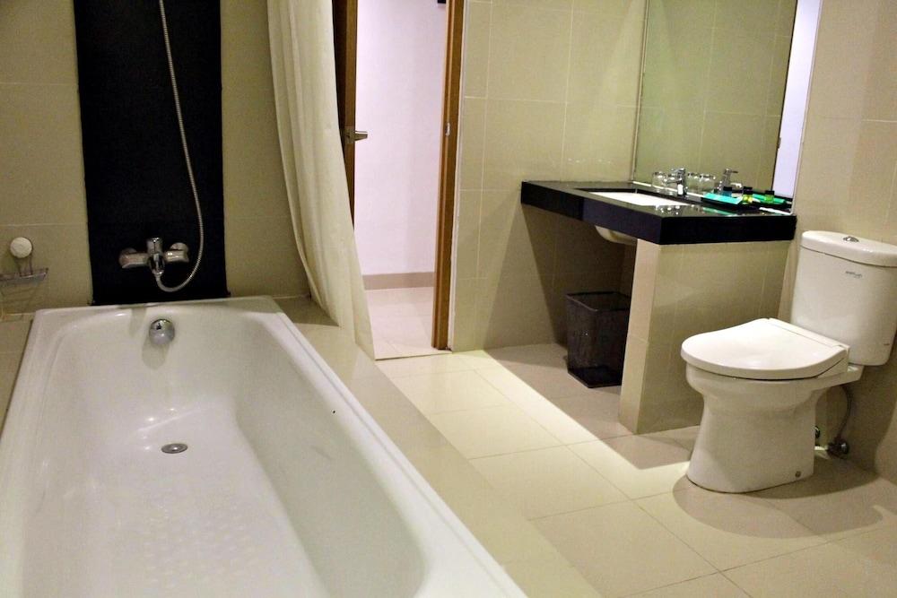 Hotel Agria Bogor - Tajur - Bathroom
