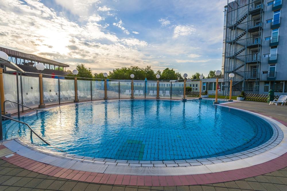 Hotel Izvir - Sava Hotels & Resorts - Outdoor Pool