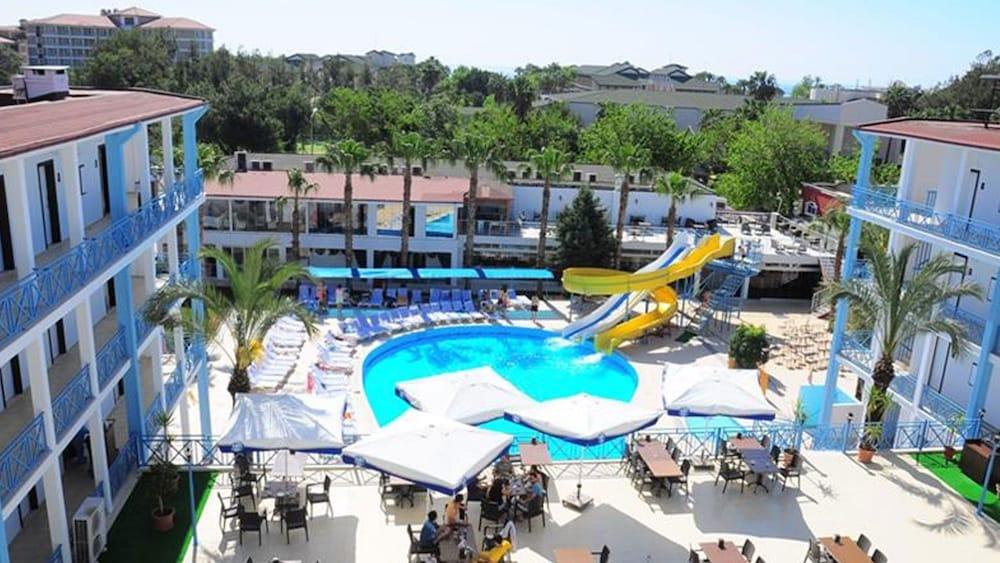 Blue Sky Hotel - Outdoor Pool