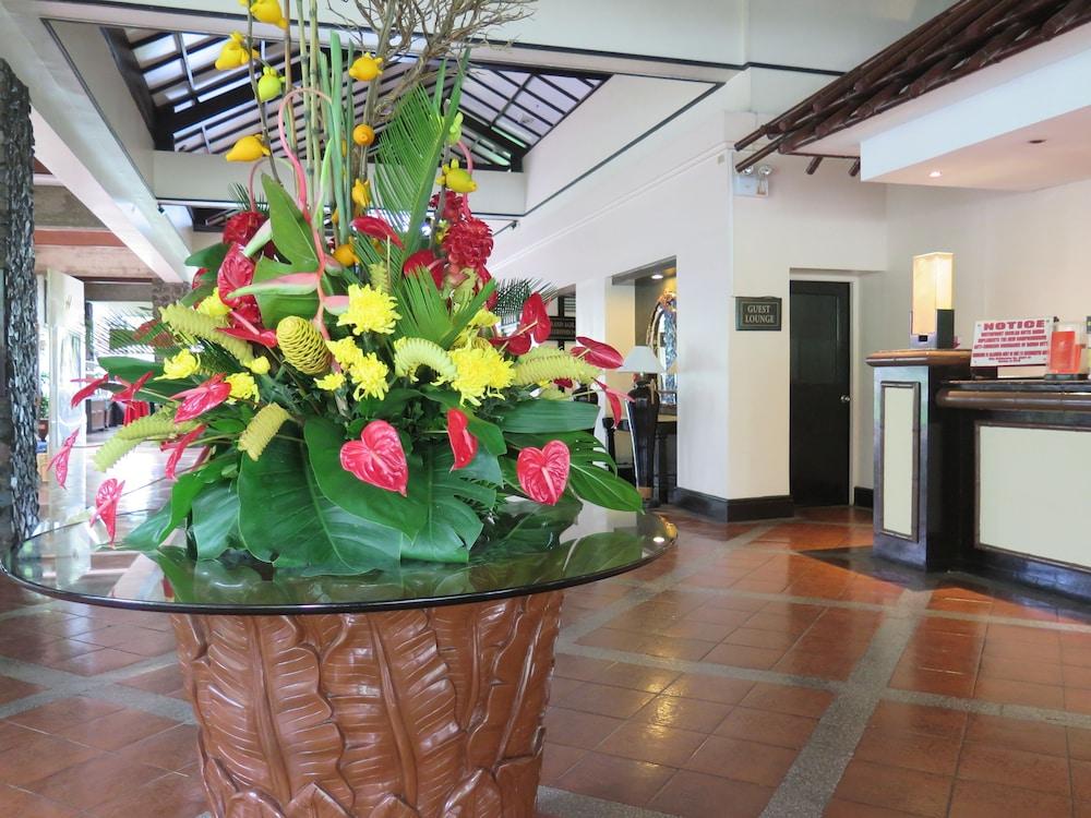 Waterfront Insular Hotel Davao - Lobby