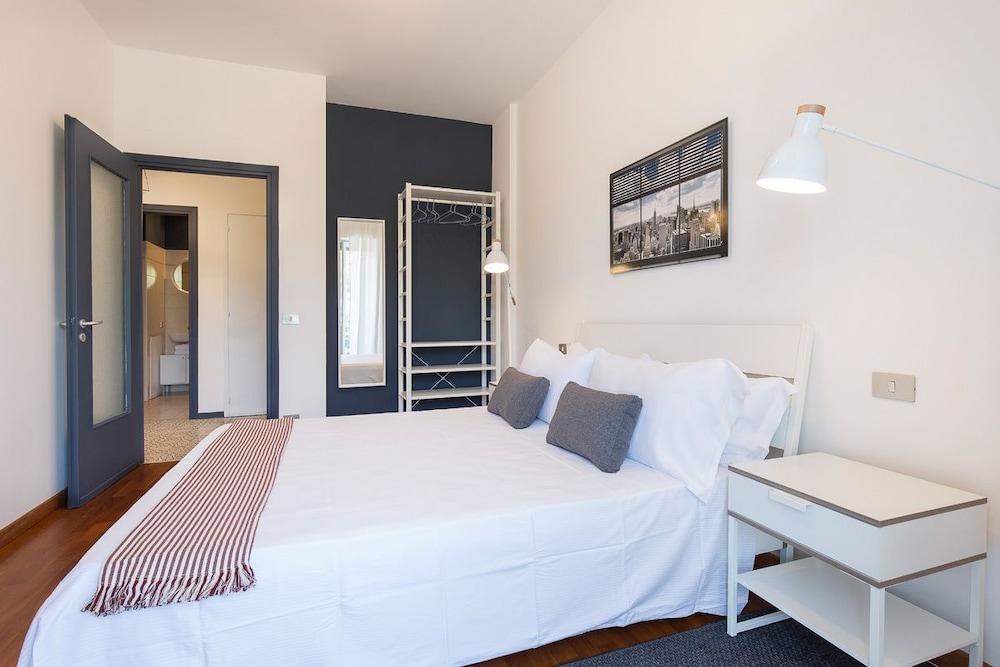 Impero House Rent - La Promenade - Room