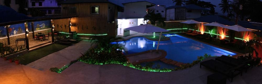 Lalaguna Villas Luxury Dive Resort & Spa - Outdoor Pool