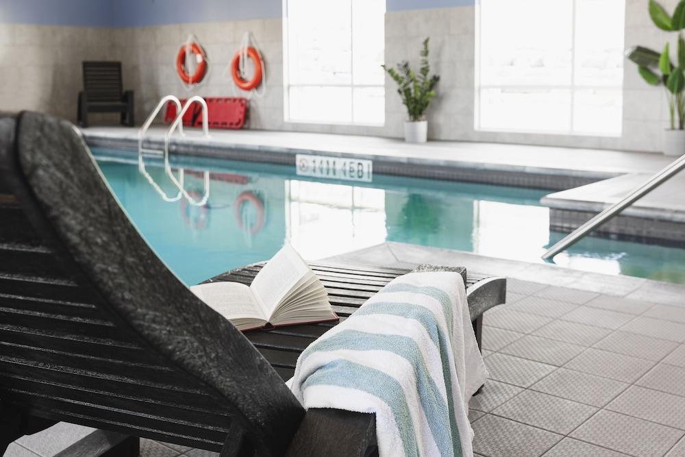 Hampton Inn & Suites by Hilton Quebec City /Saint-Romuald - Indoor Pool