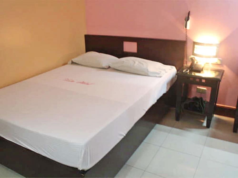 Vista Hotel Recto - Room