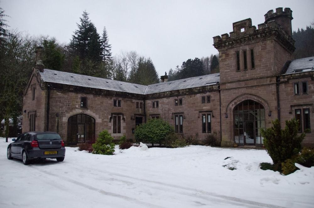 The Castle Stables - Front of Property