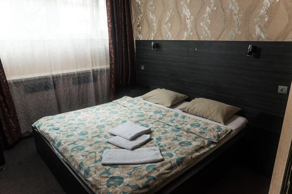 Hotel Mariya - Room
