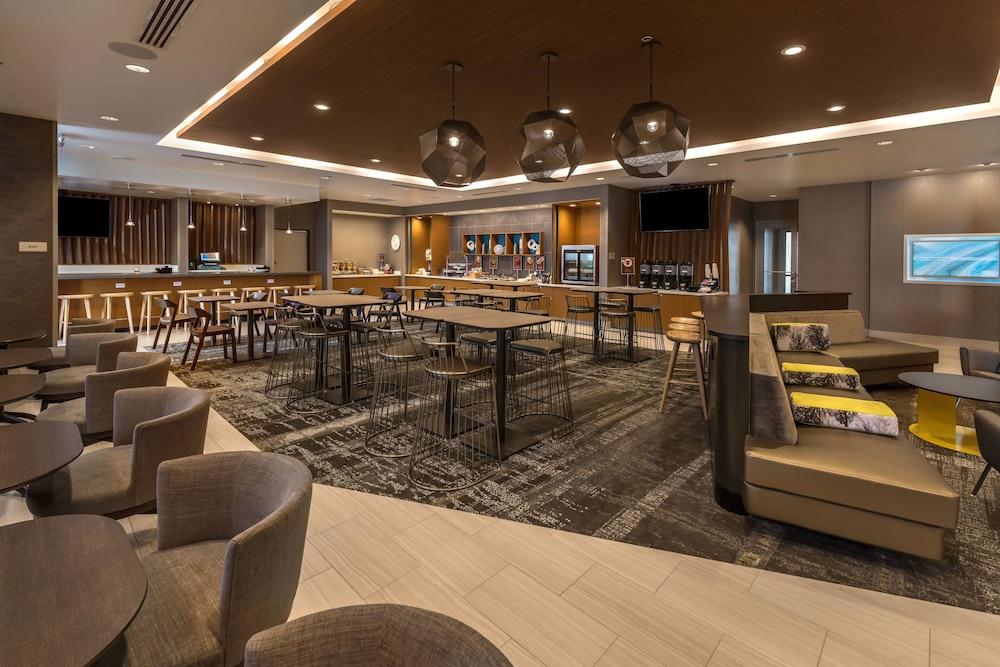 SpringHill Suites by Marriott Reno - Lobby Lounge