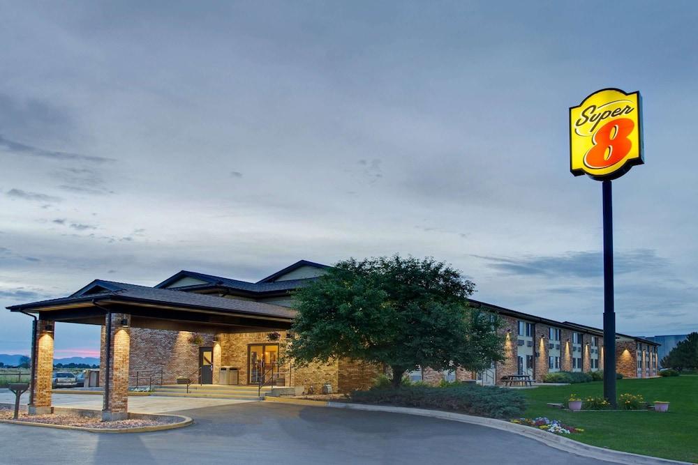 Super 8 by Wyndham Fort Collins - Featured Image