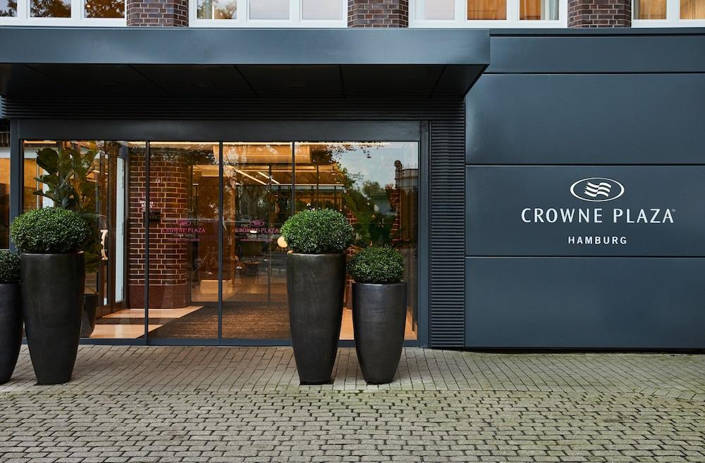 Crowne Plaza Hamburg - City Alster, an IHG Hotel - Featured Image