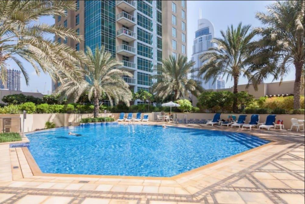 Piks Key - Burj Residence - Outdoor Pool