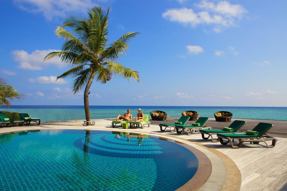 Kuredu Island Resort - Outdoor Pool