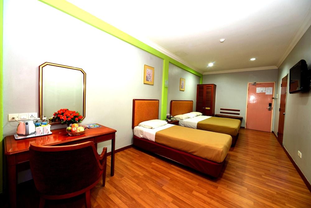 Classic Hotel Kuantan - Room