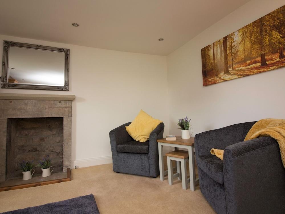 Comfortable Holiday Home in Bakewell Near Chatsworth House - Living Room