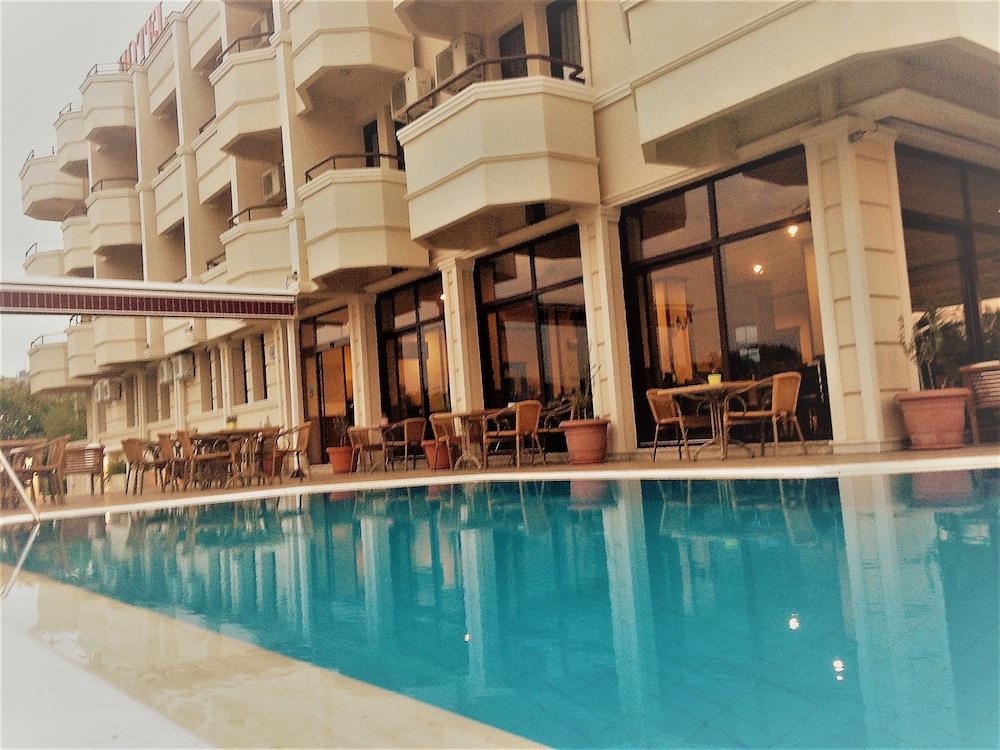 Lord Hotel - Outdoor Pool