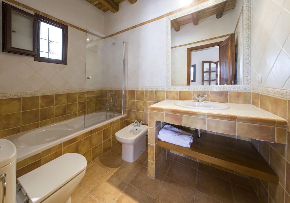 Villa Can Cama - Bathroom