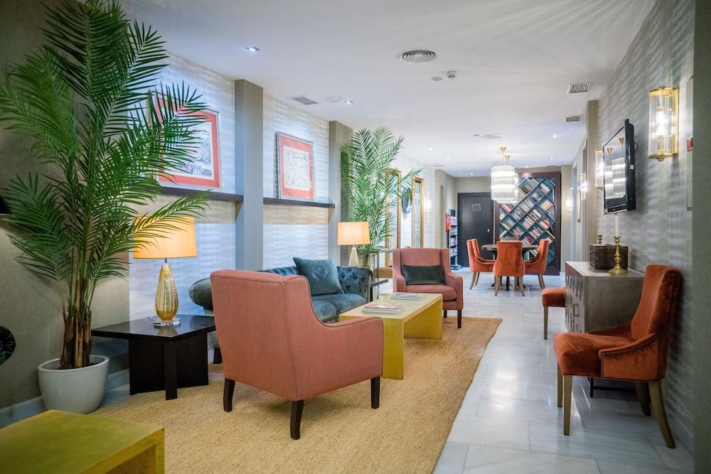 Hotel Meninas - Lobby Sitting Area