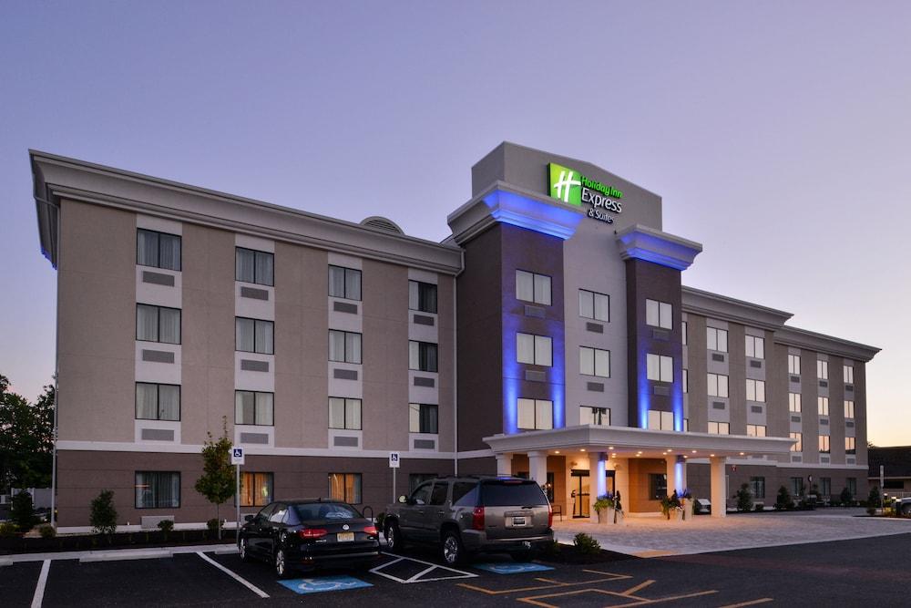 Holiday Inn Express & Suites West Ocean City, an IHG Hotel - Featured Image