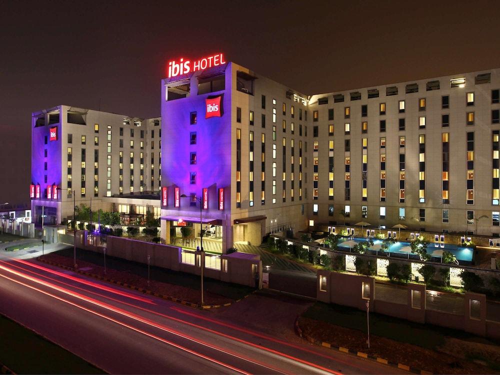 ibis New Delhi Aerocity Hotel - Featured Image