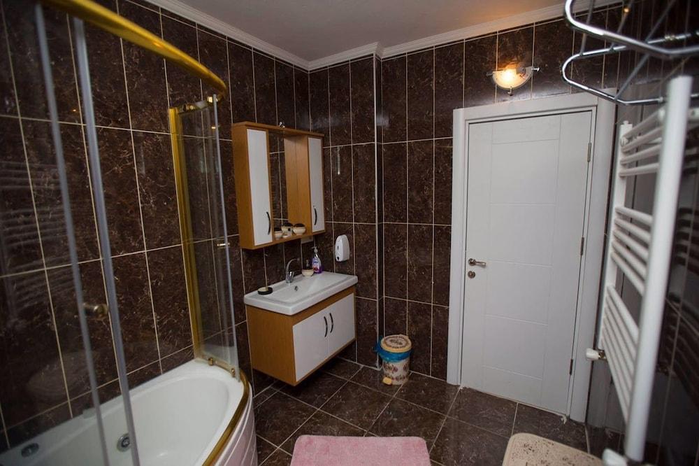يومرا ريزيدنس - Bathroom