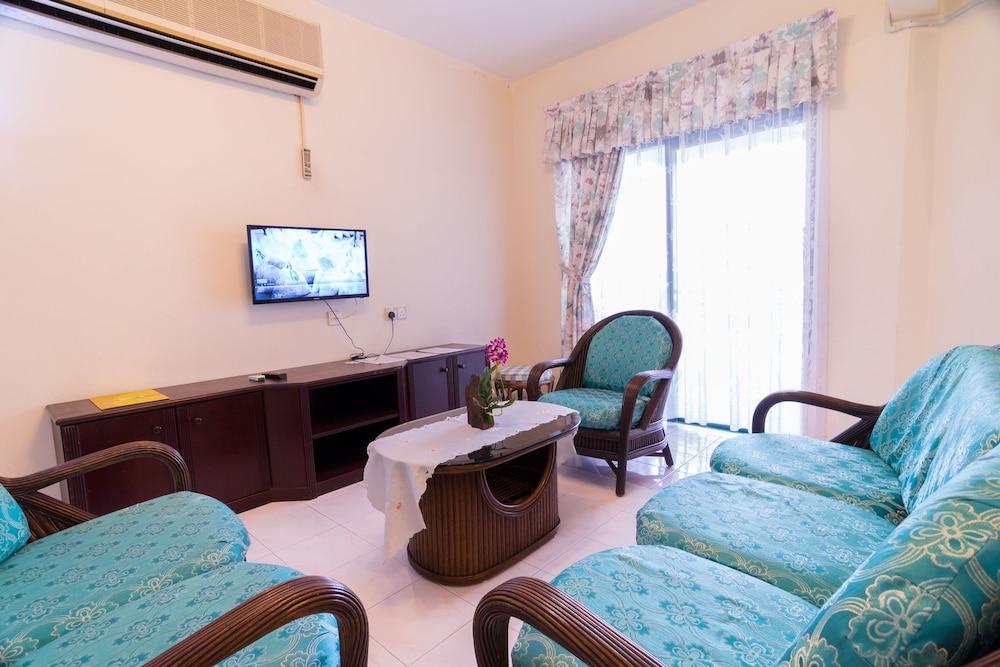 HIG Homestay Apartment - Living Area