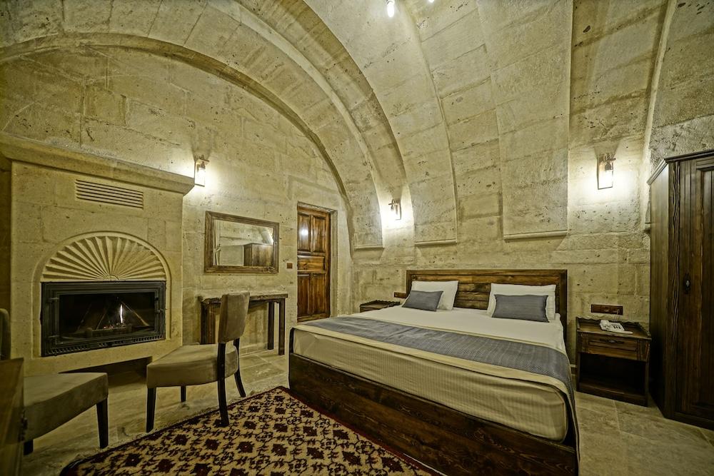 Castle Cave Hotel - Room