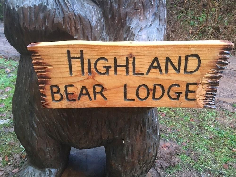 Highland Bear Lodge & Luxury Bear Huts - Exterior