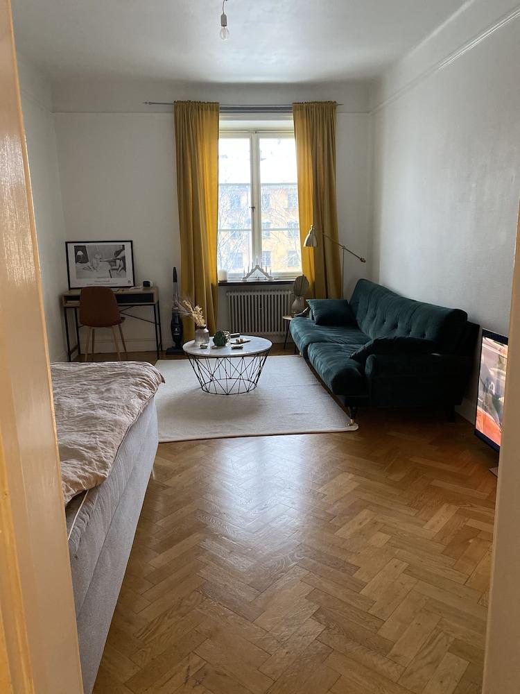 Beautiful 1-bed Apartment in Stockholm - Interior