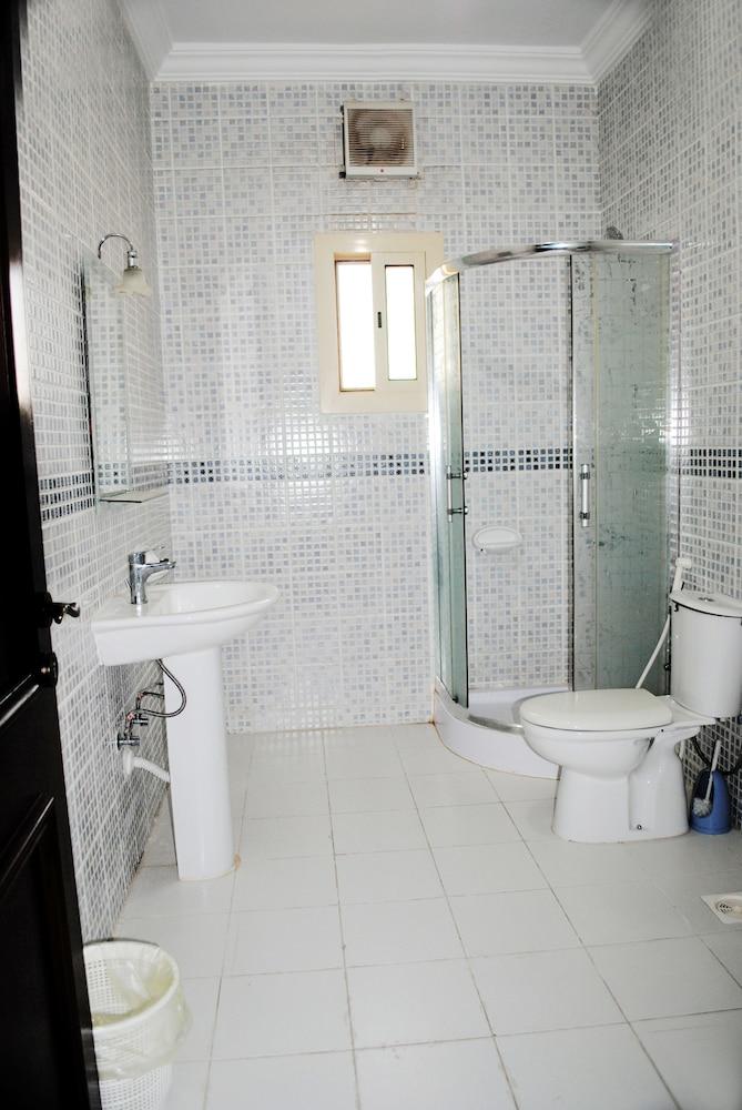 Al Drees Aparthotel - Bathroom