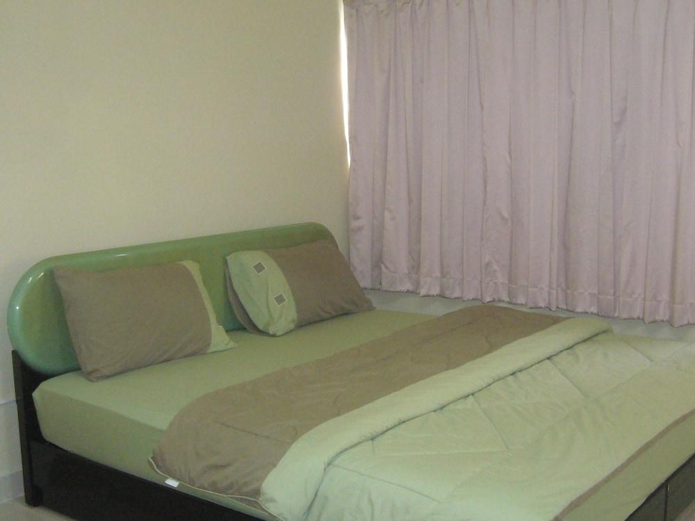 DMK Donmueang Airport Guesthouse - Room