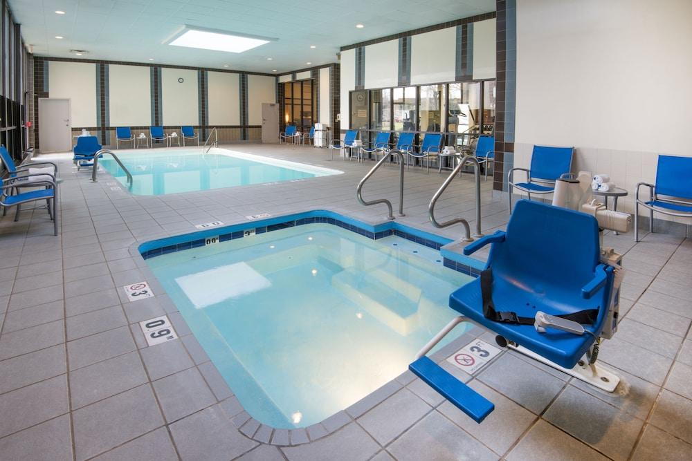 Holiday Inn Hotel & Suites Cincinnati - Eastgate, an IHG Hotel - Indoor Spa Tub