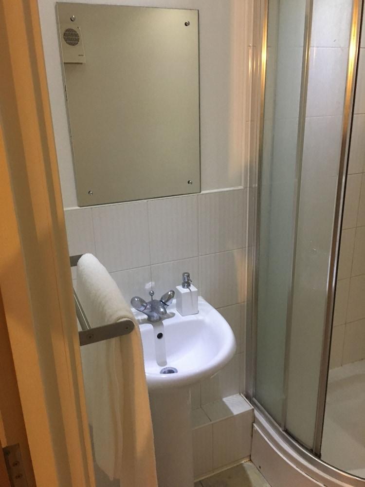VMG Living - Bathroom