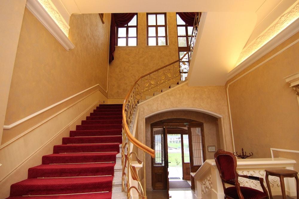 Hotel Royal Golf - Interior Entrance