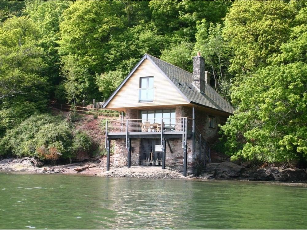 Sandridge Boathouse - Featured Image